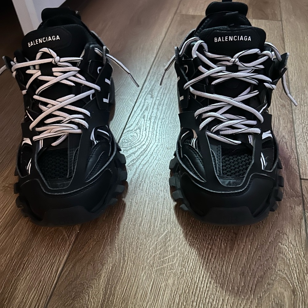 Balenciaga Black and White tracks price negotiable taking offers 360+